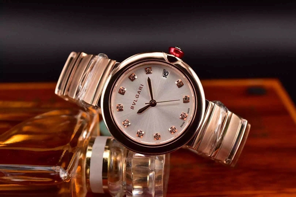 ブルガリ時計正面デザイン